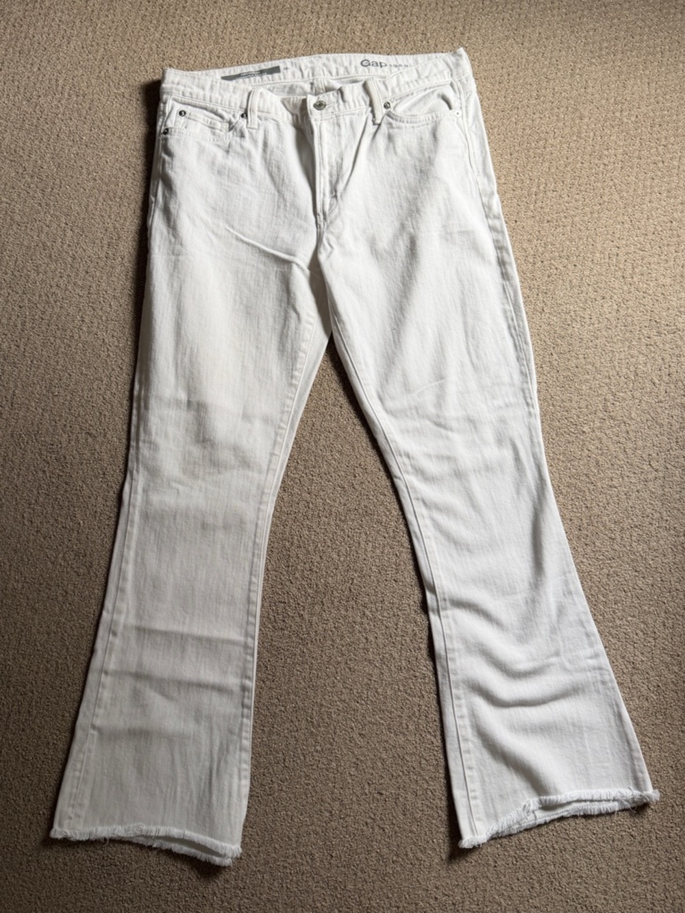 Gap Original Summer Flare Jean with Raw Hem. Size 29. NWOT